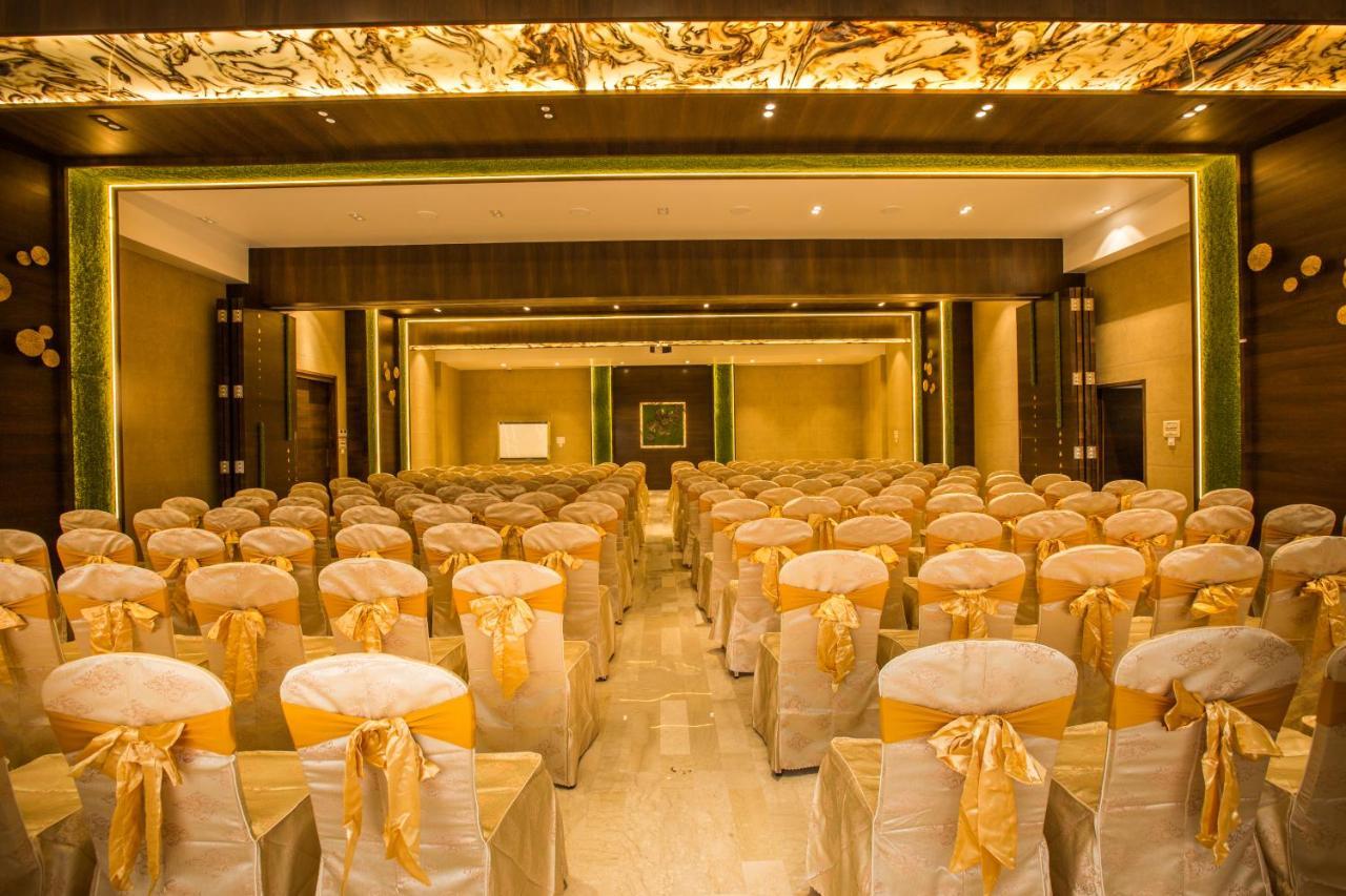 Hotel Millennium Park 潘奇加尼 外观 照片