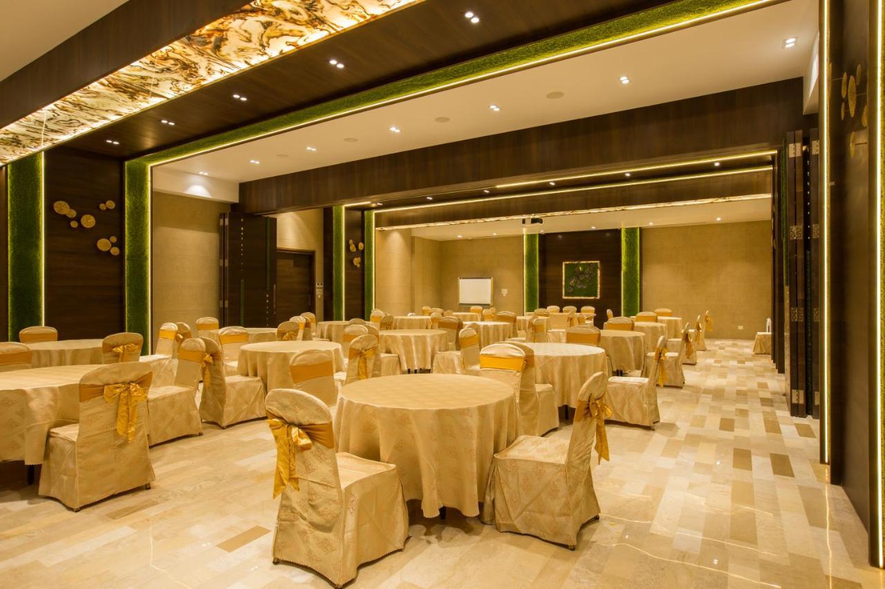 Hotel Millennium Park 潘奇加尼 外观 照片